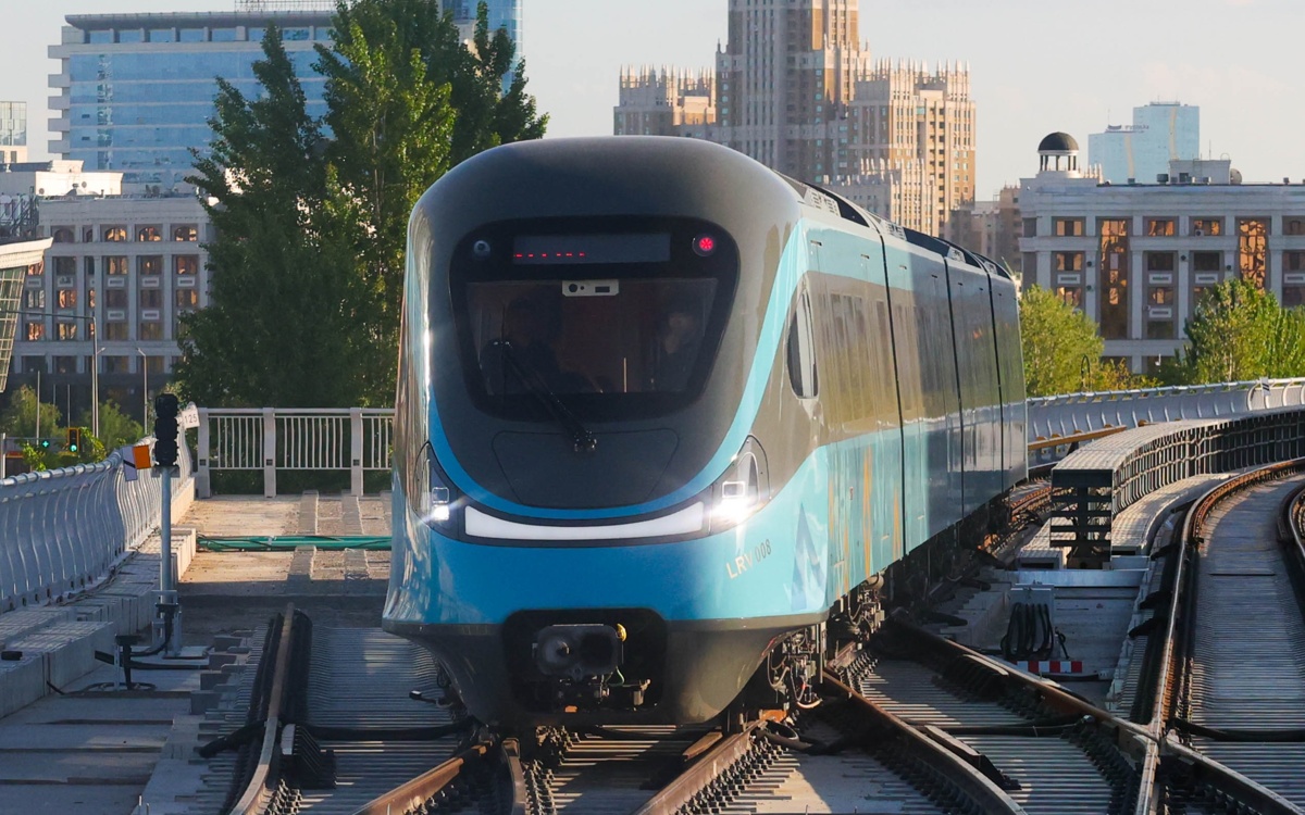 Почти 1 млн пассажиров воспользовались LRT в Астане