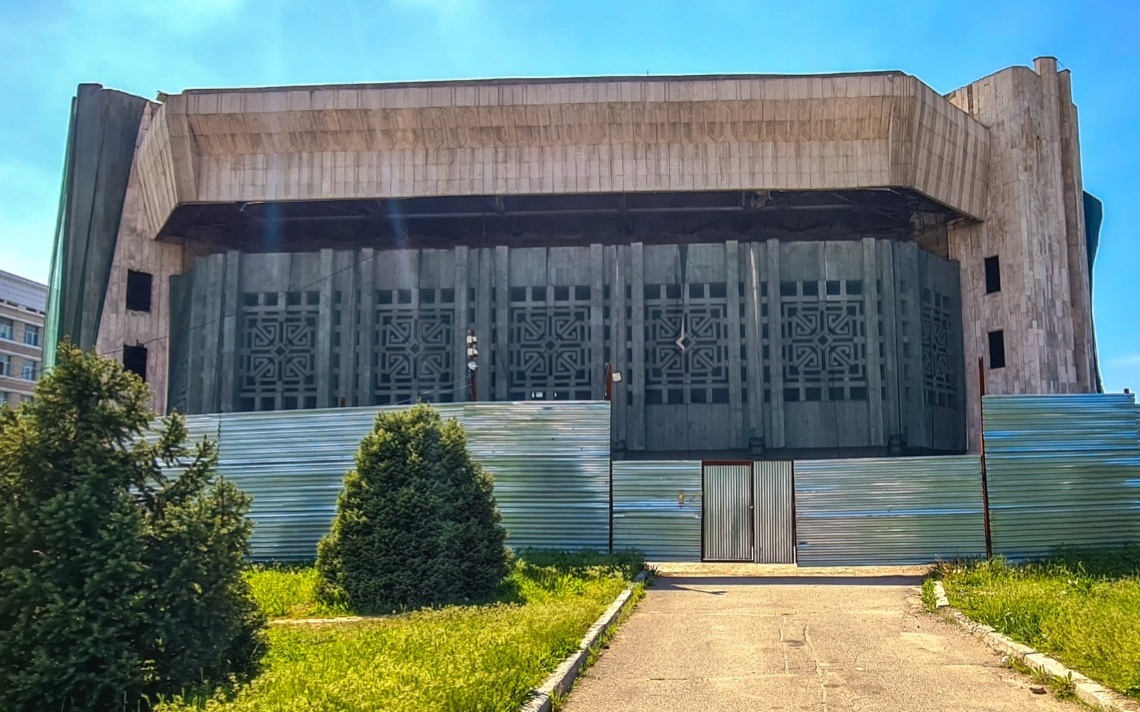 КазНУ реконструирует Дворец студентов в Алматы