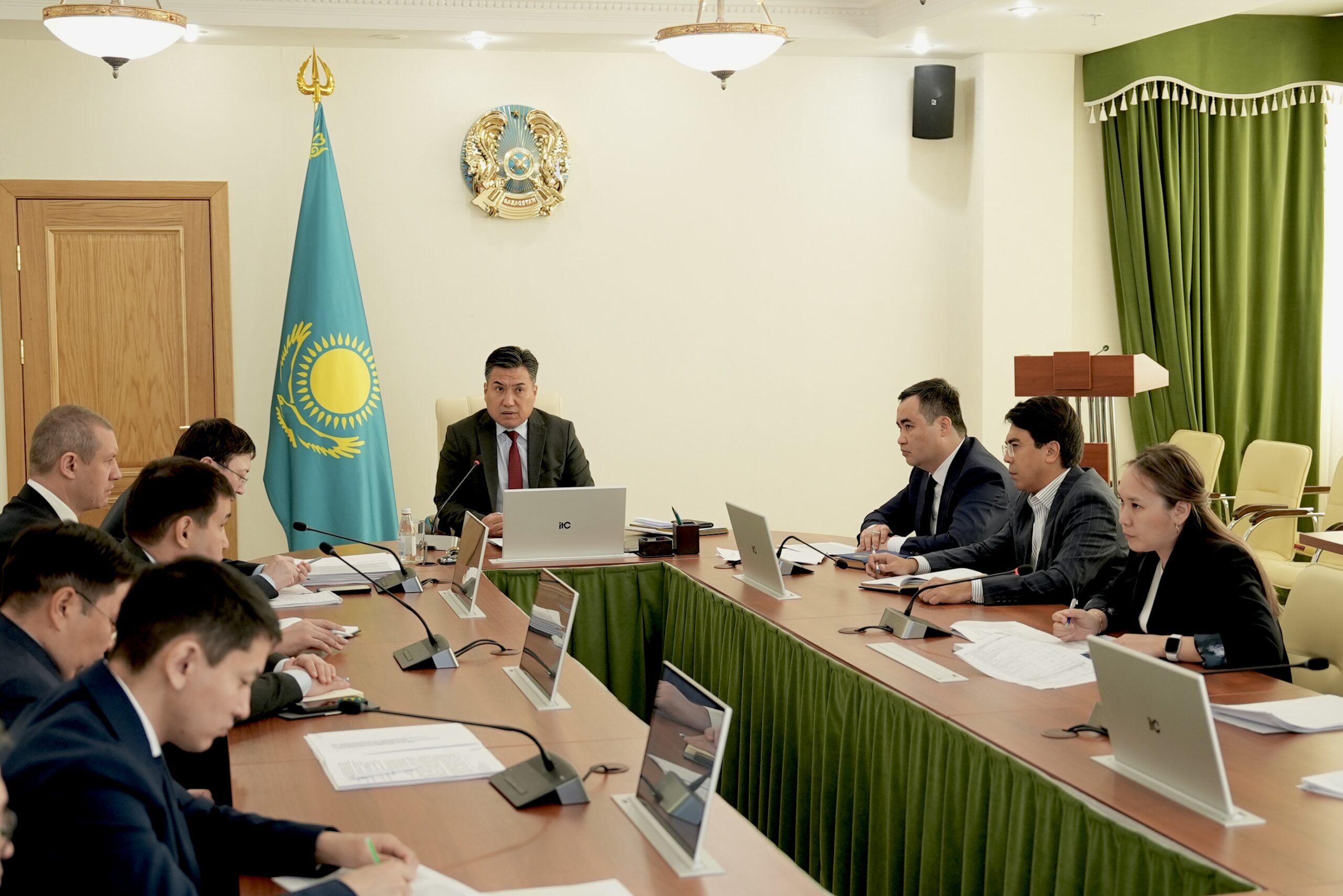 Минтруд обновляет правила соцпомощи в регионах