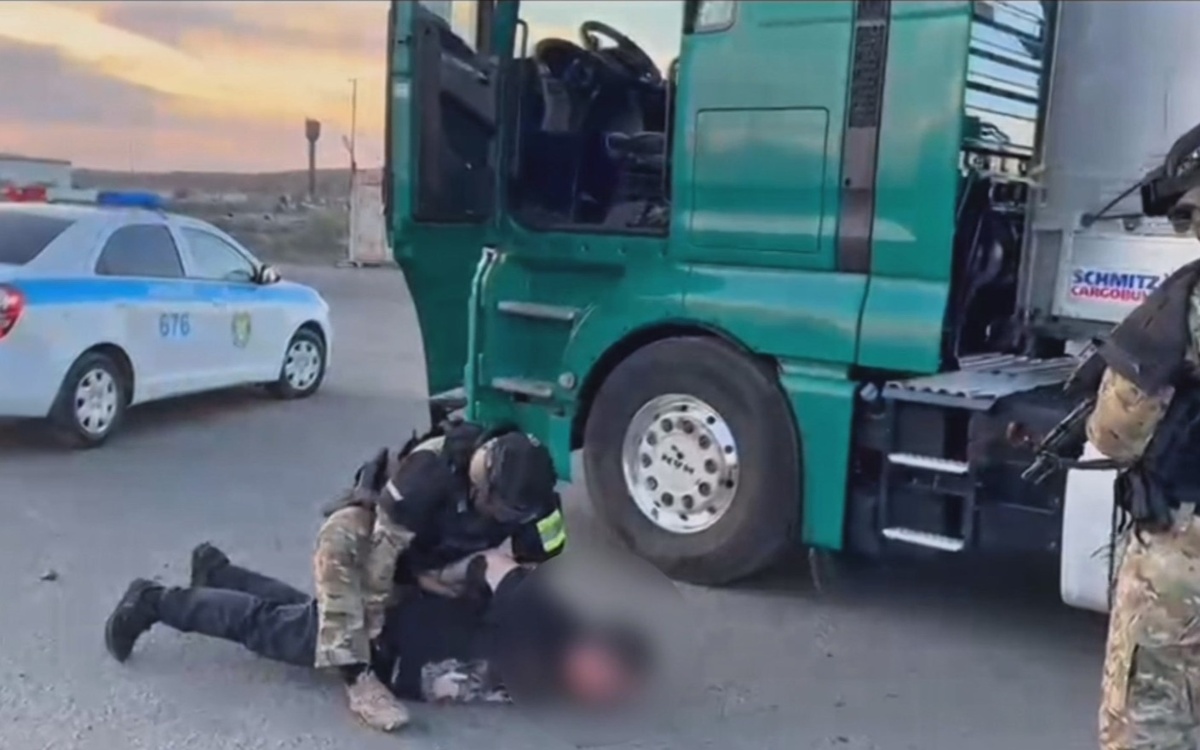 Иностранец устроил тайник в грузовике для миграции в Казахстан