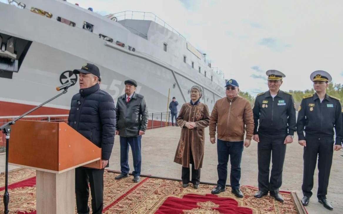 Казахстан спустил на воду крупнейший корабль