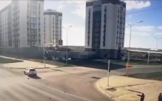 В Астане Renault сбил подростка на красный свет