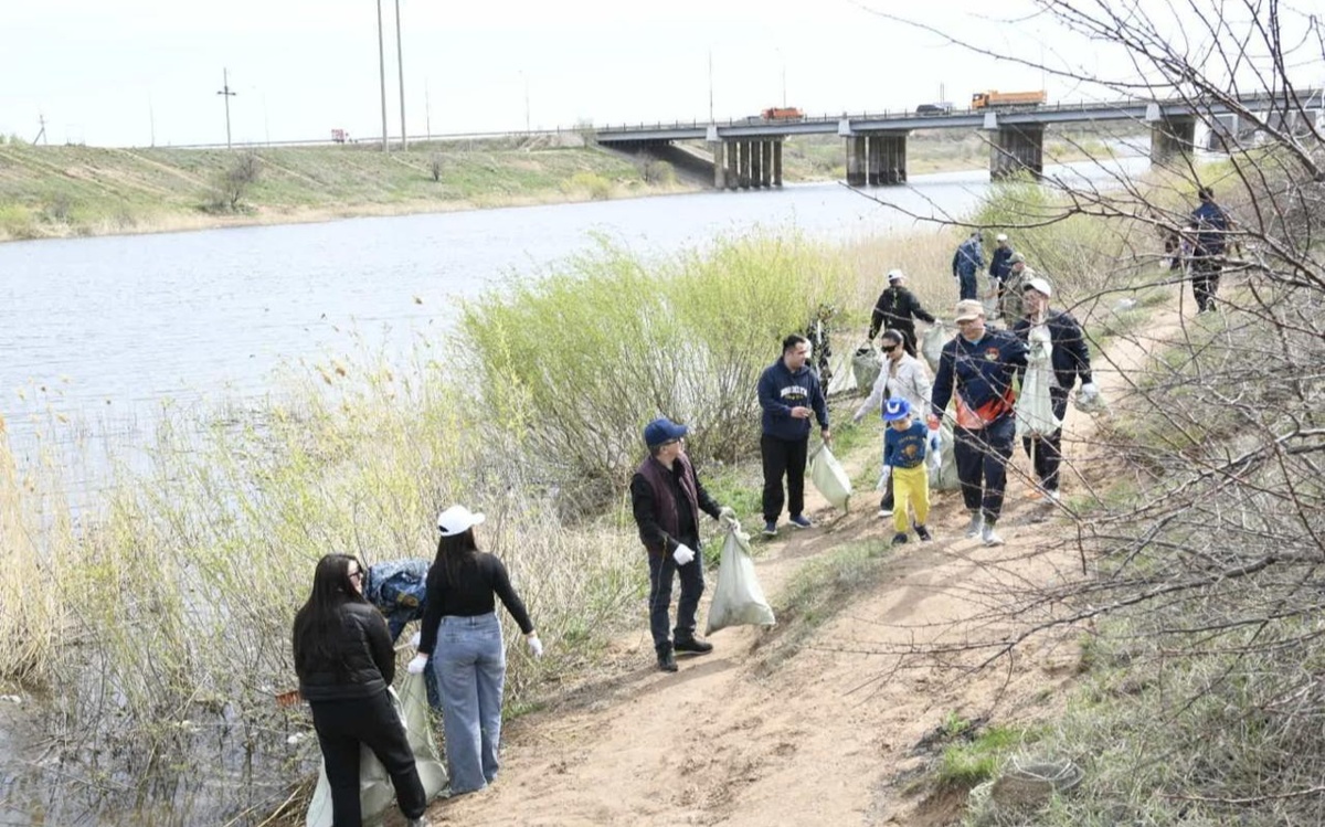 В Астане проходит экоакция «Мөлдір бұлақ»