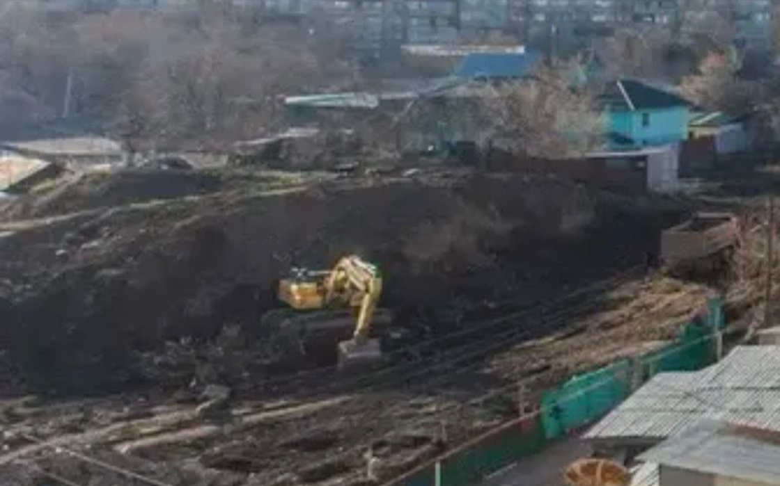 В Алматы на месте кургана строят дорогу к школе