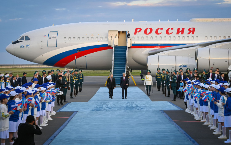 Владимир Путин прибыл с госвизитом в Казахстан