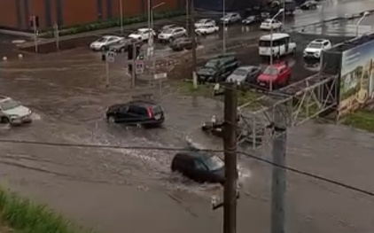 В Кокшетау дождь вновь затопил улицы города