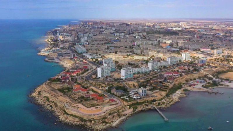 Запах сероводорода в жару снова накрыл Актау: экологи назвали причину