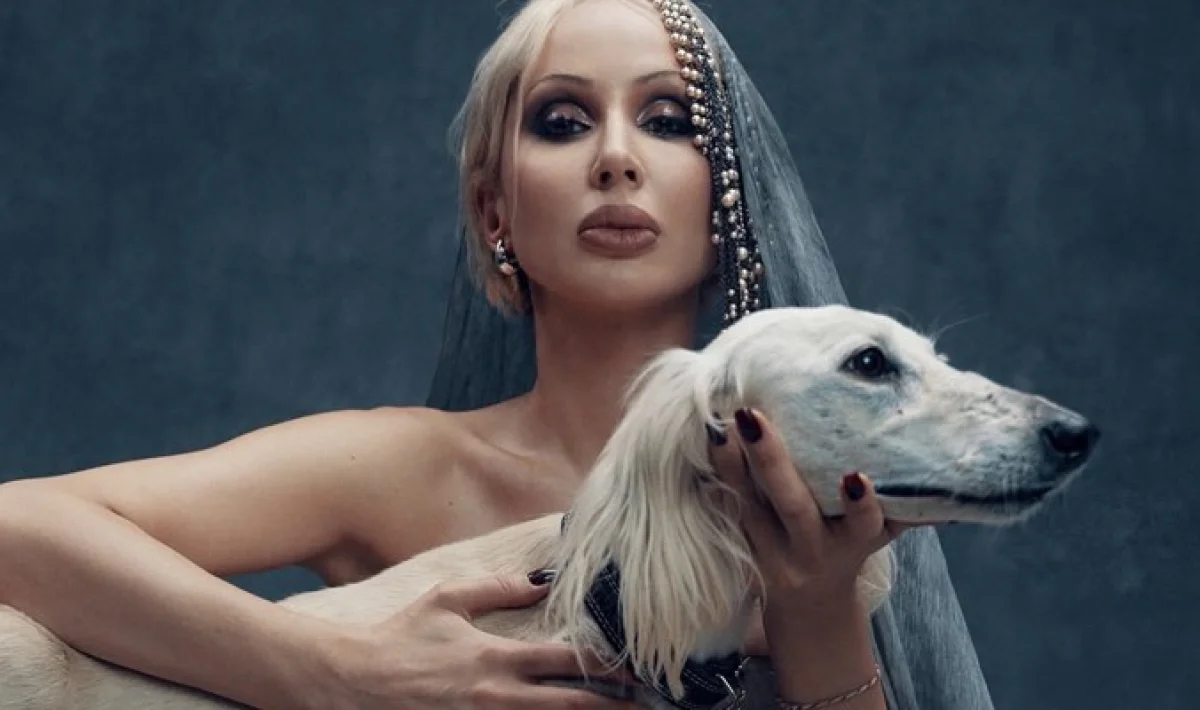 Светлана Лобода опубликовала фотосессию с тазы