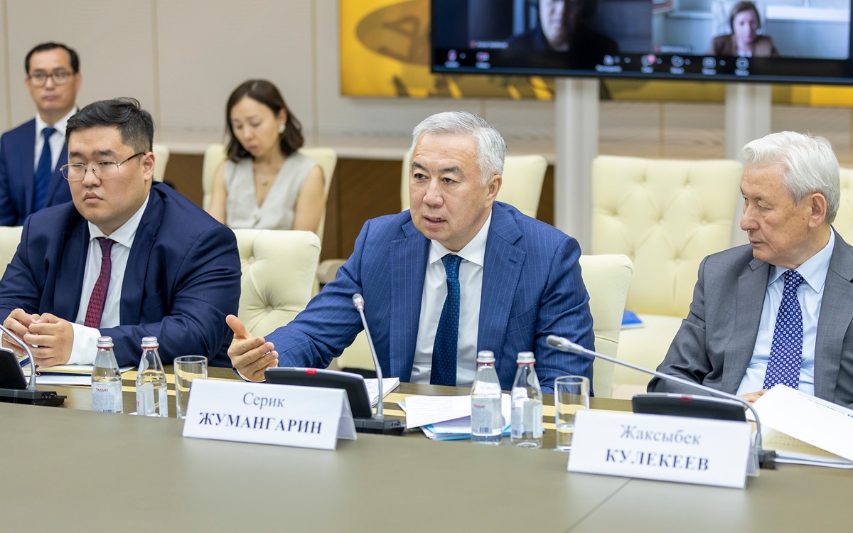 Стало известно, на чем зарабатывает большинство казахстанцев