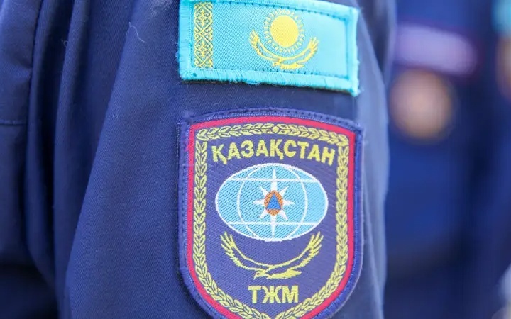 Спасатели МЧС спасли девушку на Капчагайском водохранилище