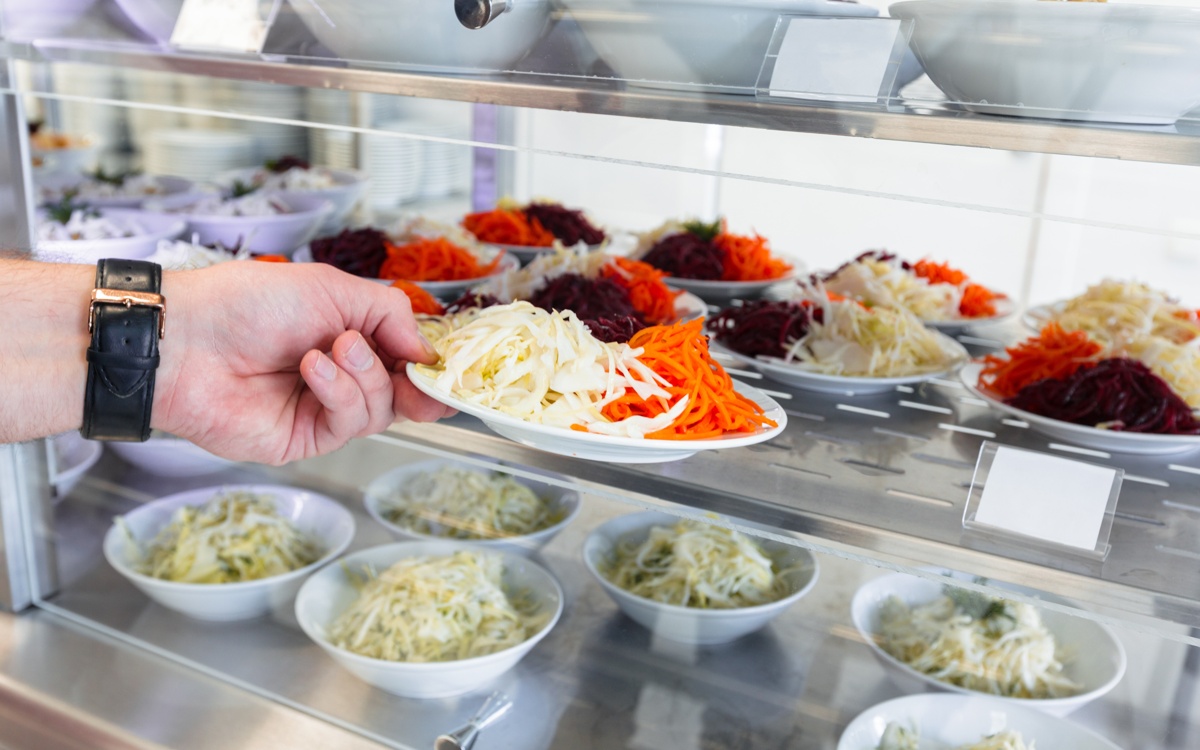 Департамент Астаны назвал опасные летом продукты