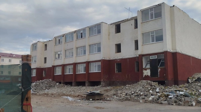 в Актобе сносят два аварийных дома