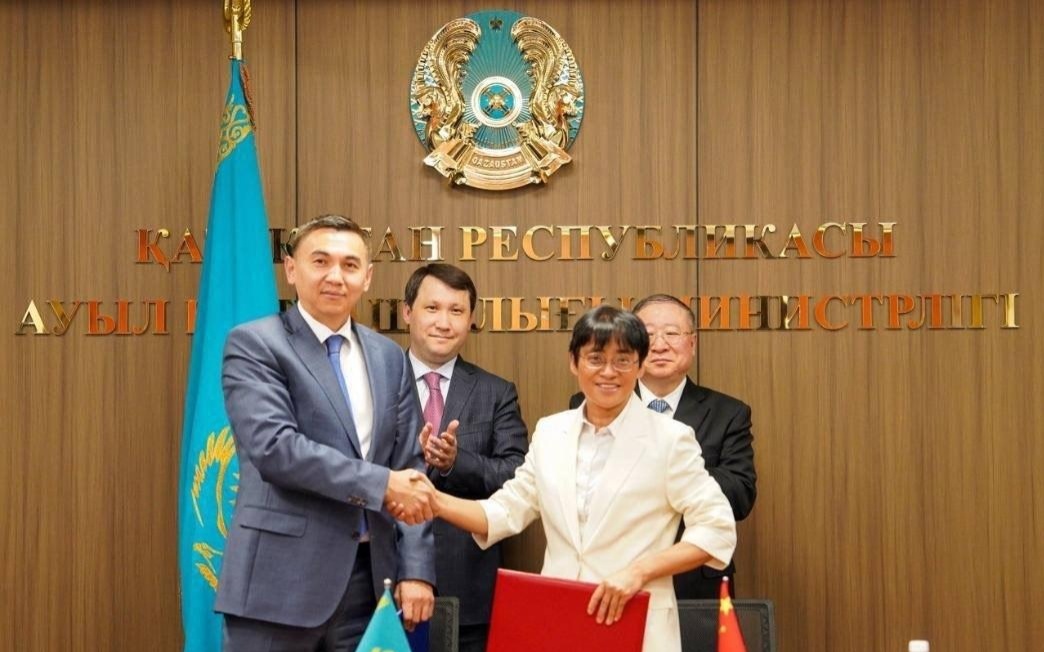 Казахстан запустил первую сделку на зерновой платформе КНР