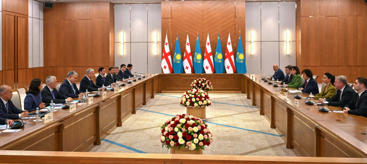 Токаев и Кобахидзе подписали заявление о партнерстве
