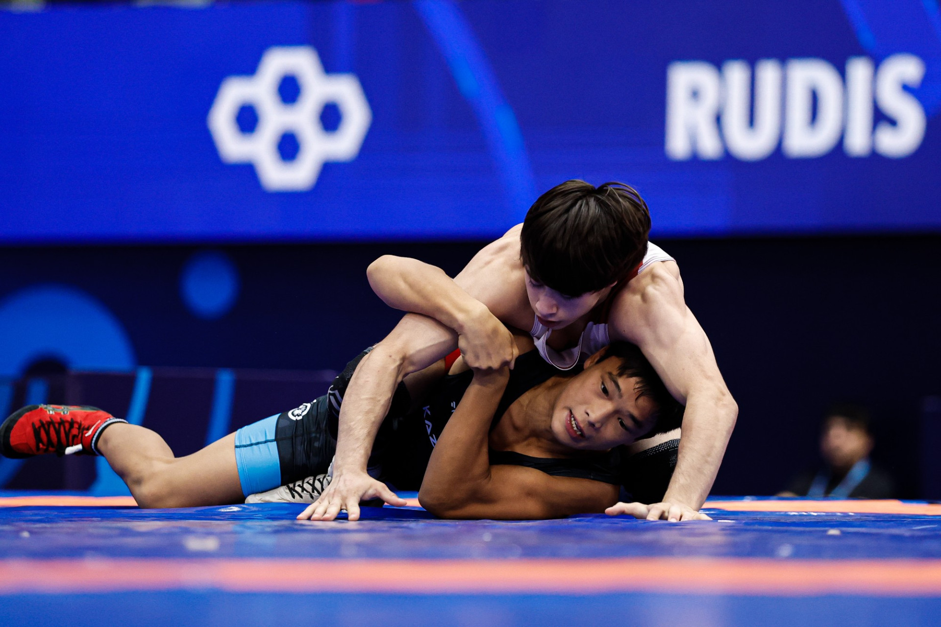 Казахстанцы вышли в два финала ЧМ U17 по борьбе