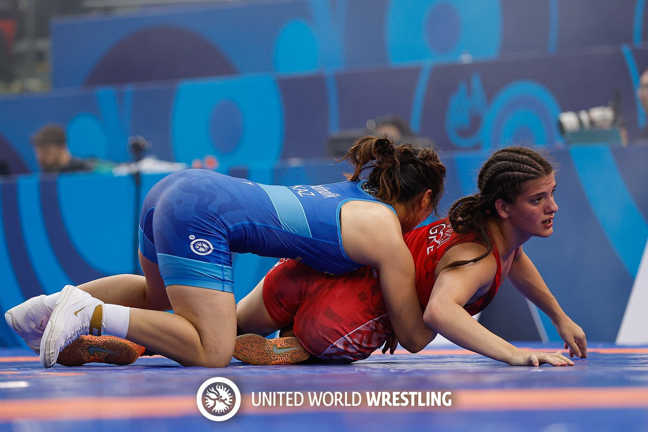 Айша Абдималик завоевала «серебро» на чемпионате мира U17 по женской борьбе