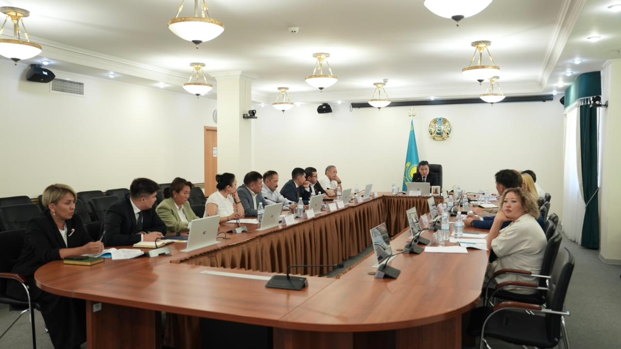 Минтруда РК обсудило сингапурскую пенсионную модель