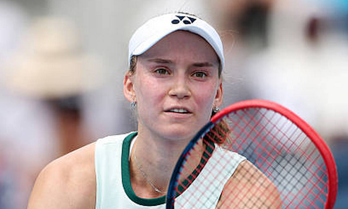 Елена Рыбакина сохранила лидерство в гонке WTA