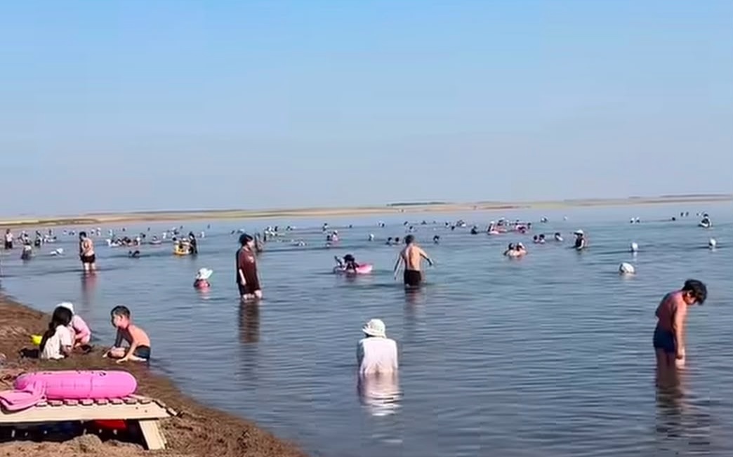 На соленых озерах Павлодарской области погибли шесть человек