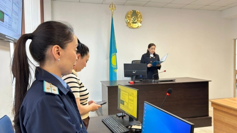 Суд в Актобе осудил адвоката на 4 года