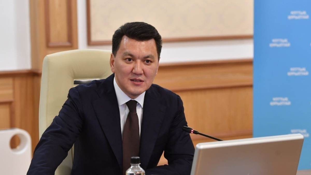 Ерлан Карин объявил о пересмотре качества памятников