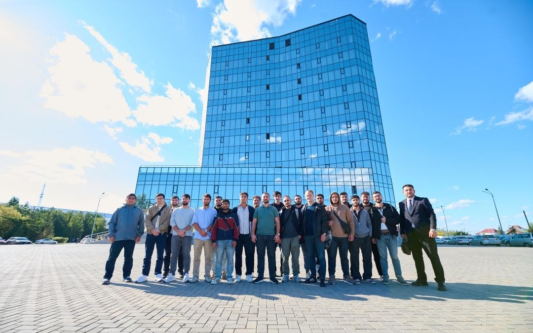 Kozybayev University принял 32 студентов из Азербайджана